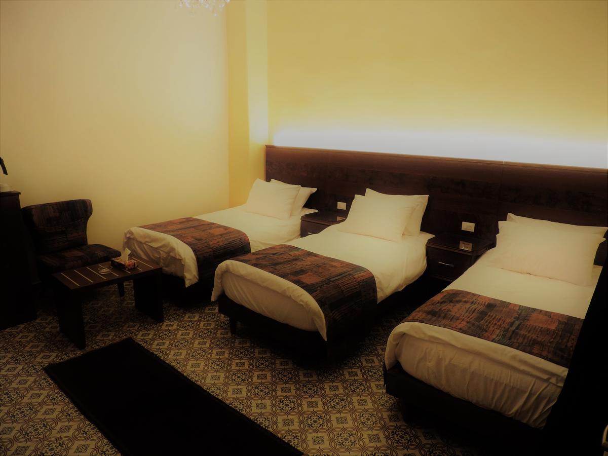 La Place Hotel Zahlé Esterno foto